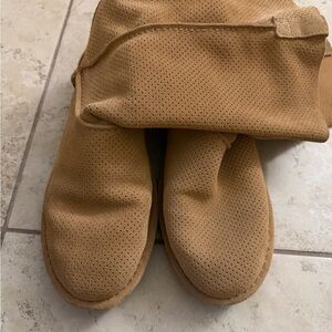 UGG Classic Unlined Chestnut Suede Leather Boots Size 10